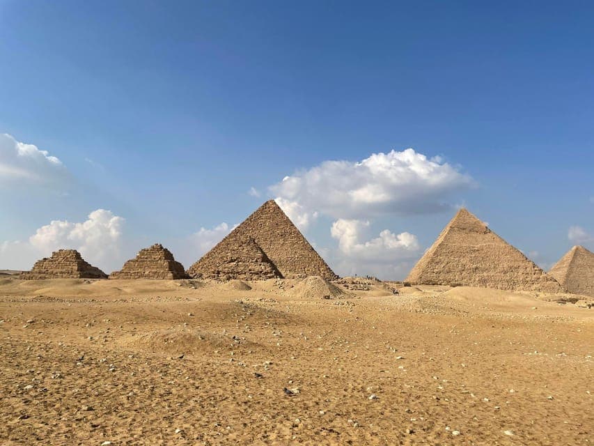 Female Guide To Pyramids of Giza, Egyptian Museum and Bazaar