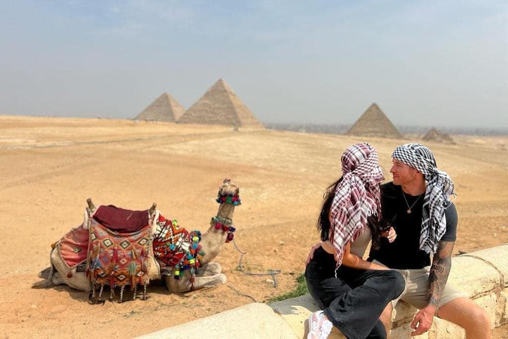 VIP: Pyramiden von Gizeh, Sphinx, Mittagessen, Kamelritt & ins Innere der Pyramide