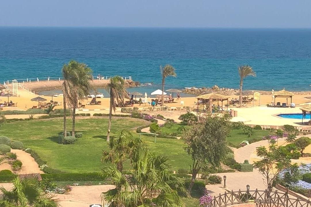 رحلة خاصة لمدة يوم كامل إلى العين السخنة والبحر الأحمر من القاهرة والجيزة