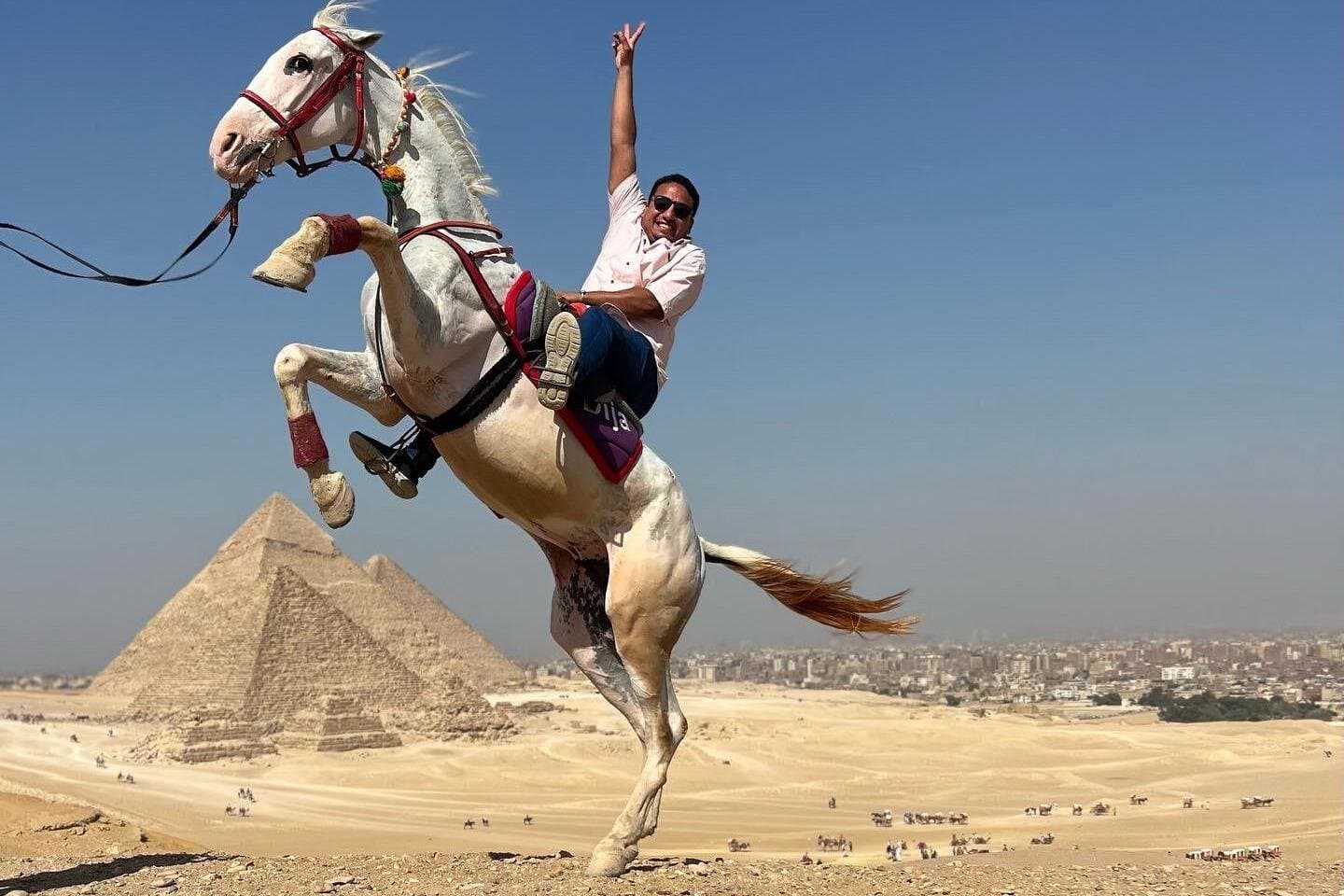Private Day Tour to the Giza Pyramids, Sphinx and Saqqara
