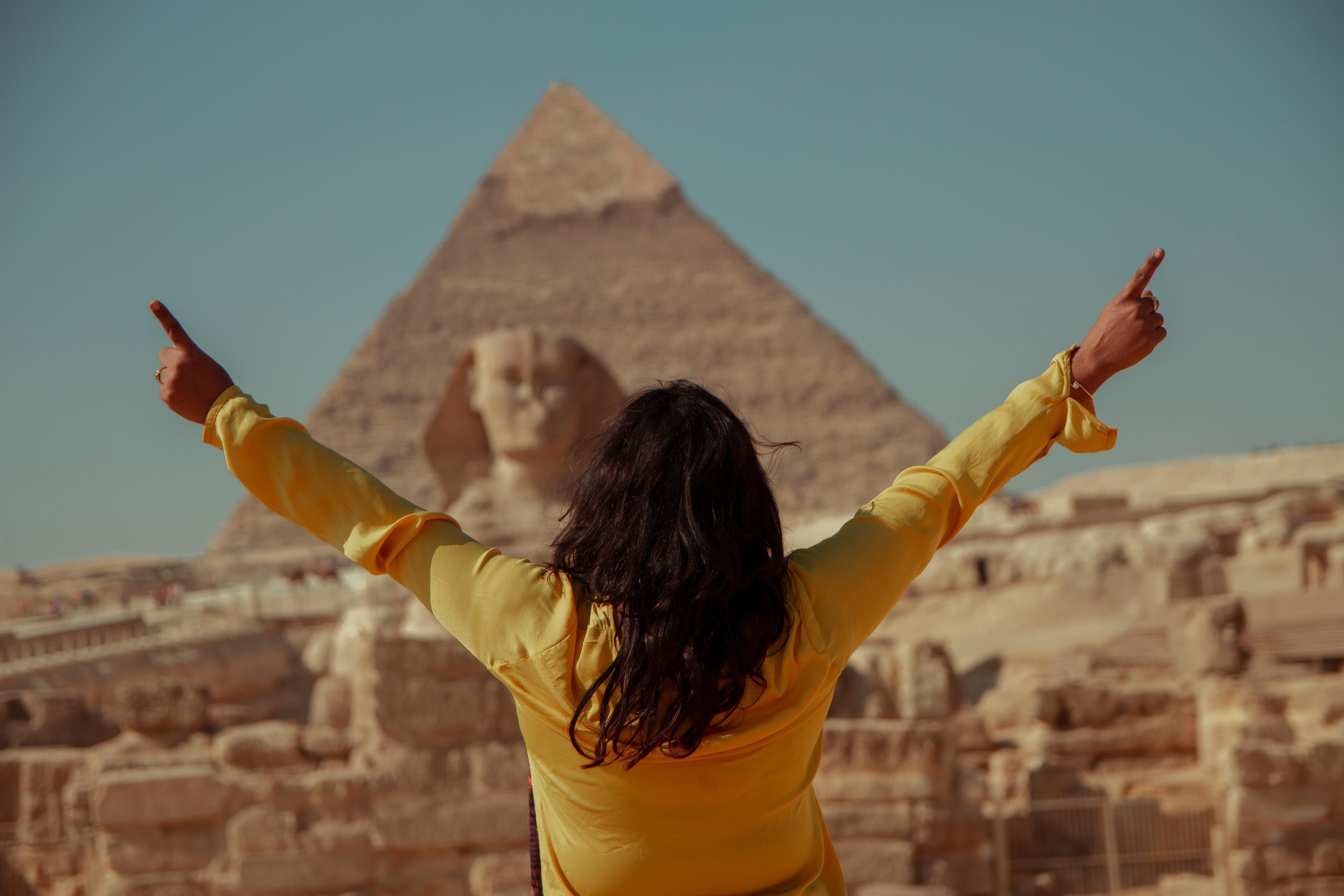 Private Day tour to Giza pyramids and Sphinx