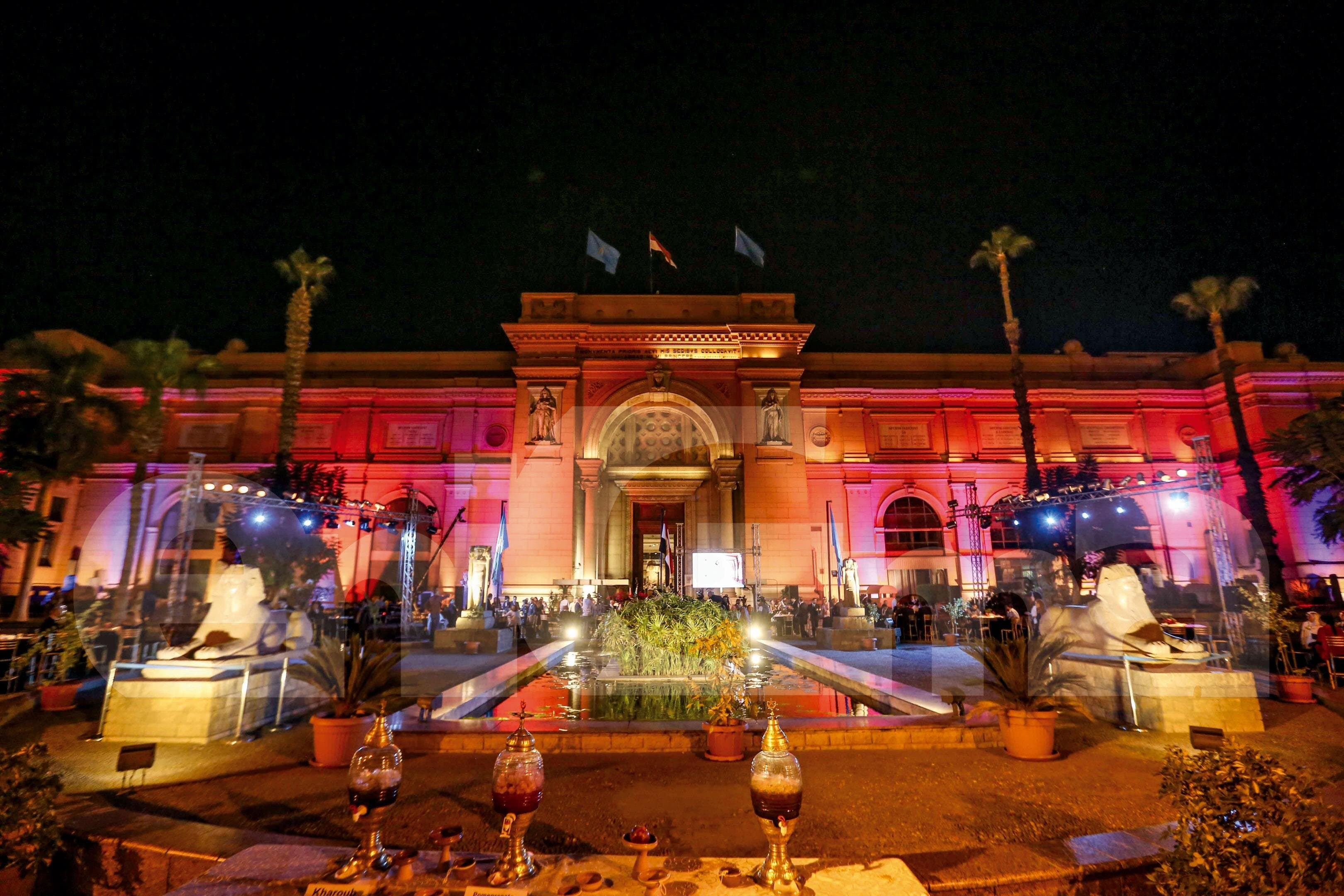 4 Hours Egyptian Museum Night Tour with Lunch