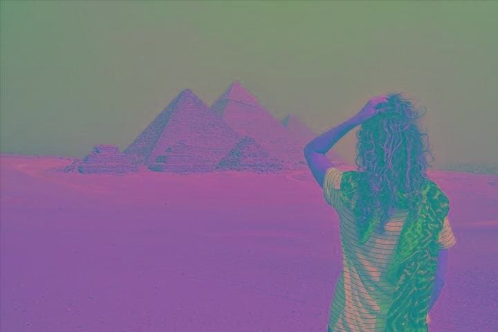 From Cairo: 1-Day Tour to Giza Pyramids & Egyptian Museum