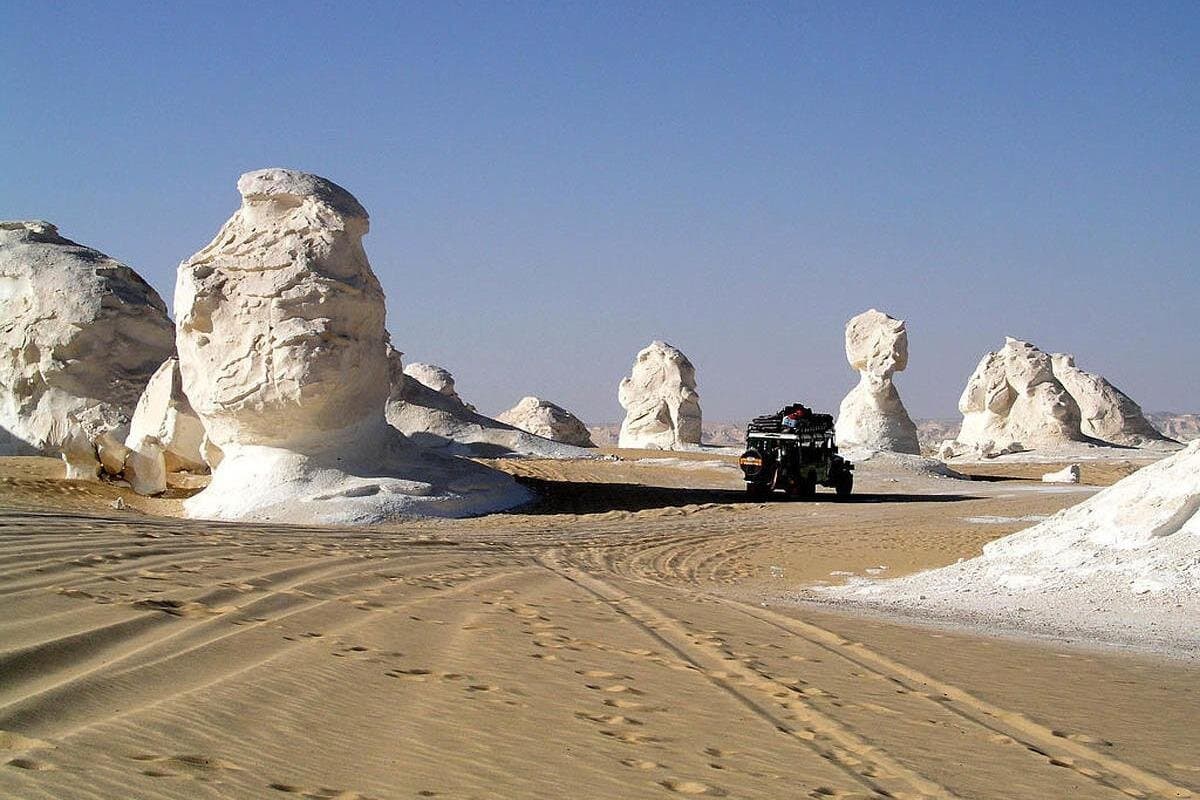2 Days White Desert and Bahariya Oasis Tour