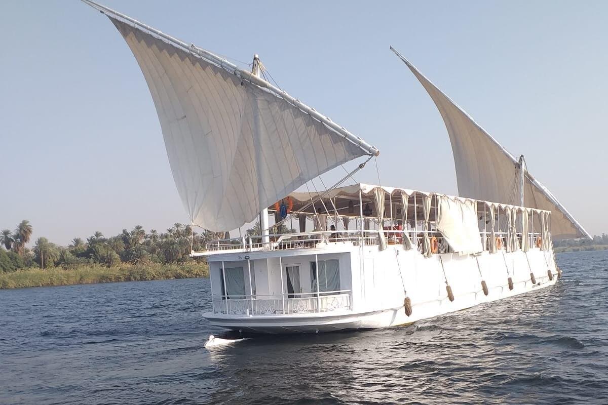 7 Day Luxury Egypt Tour Pyramids GEM Dahabiya Cruise & Abu Simbel