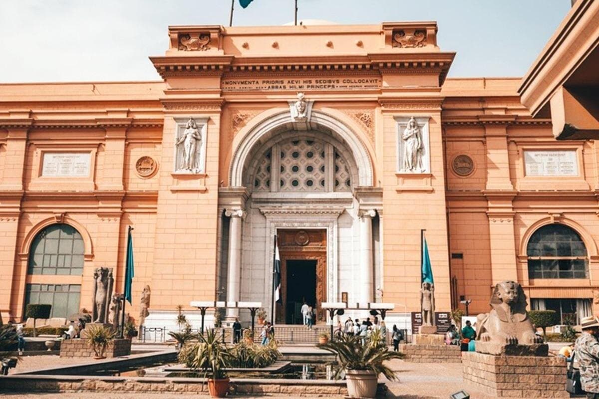 Giza Pyramids and the Egyptian Museum Tour from Alexandria Port