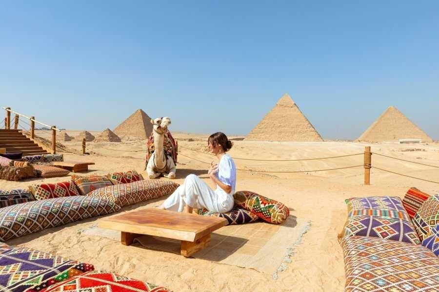 Giza Pyramids & Sphinx Tour with Lunch at 9 Pyramids (Half-Day)