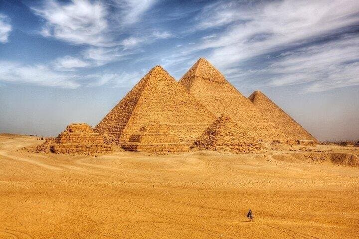 جولة نهارية لأهرامات الجيزة وركوب قارب الفلوكة