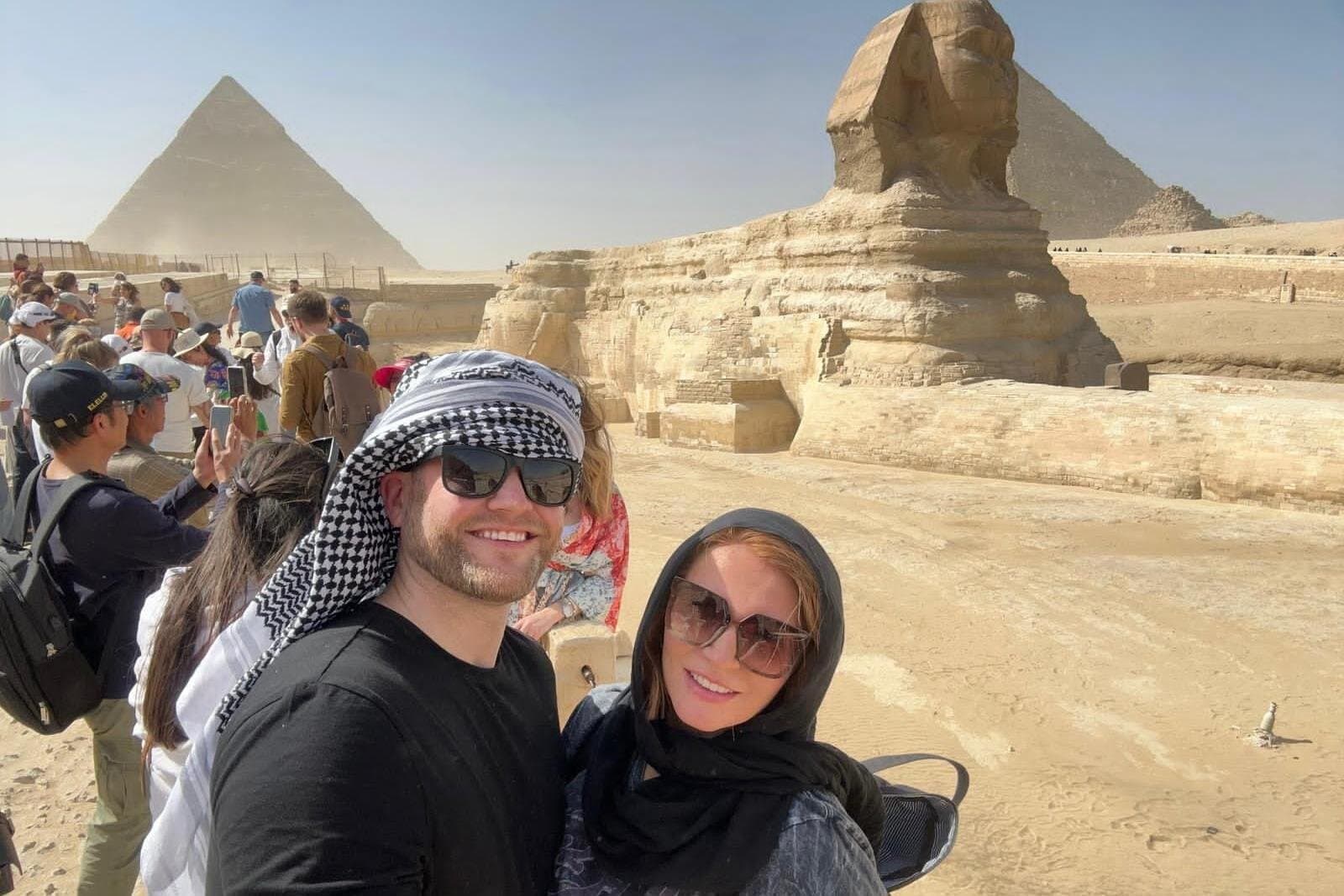 4-hours private tour Giza pyramids and sphinx day tour