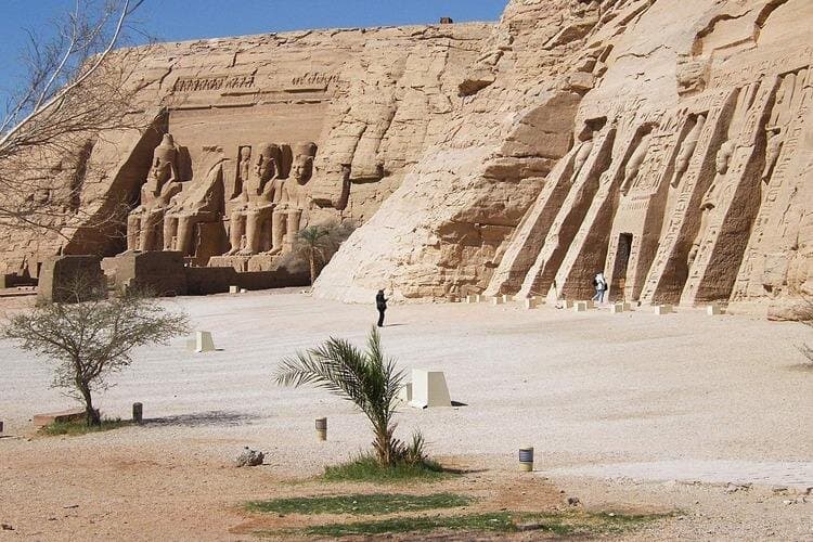 Private Day Tour to Abu Simbel from Luxor