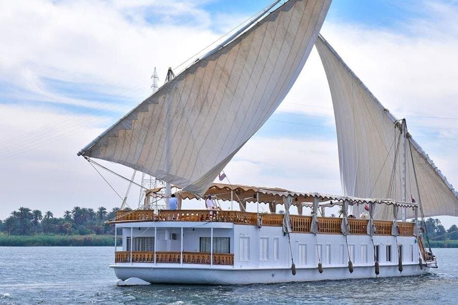 5-Day Private Tour in Dahabiya Nile from Luxor to Aswan