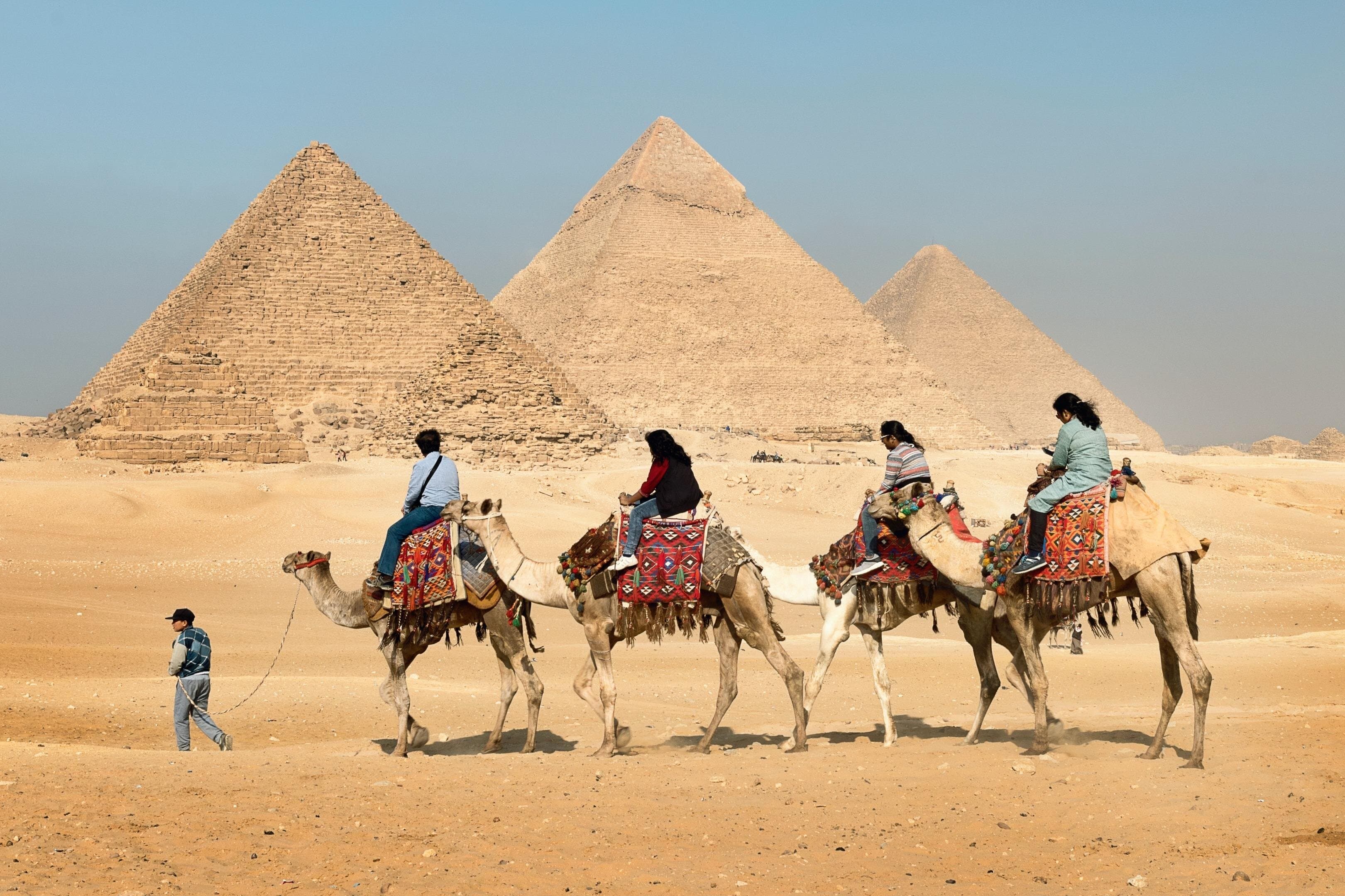 Half day tour to pyramids and sphinx including breakfast