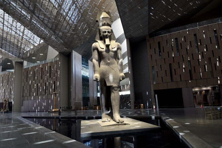 From Hurghada to Pyramids of Giza, Egyptian Museum, Lunch & Guide