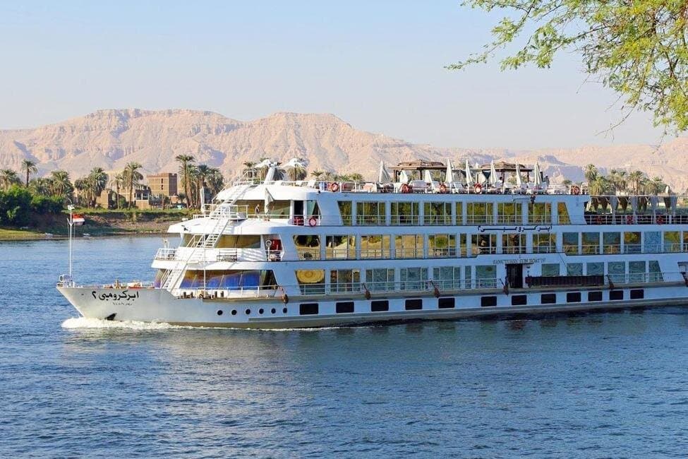 8 Day Sailing Nile Cruise from Luxor to Aswan Return to Luxor