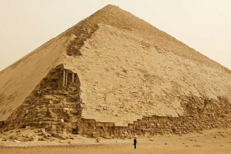 Explore Egypt’s Ancient Wonders: Memphis, Sakkara & Dahshur!