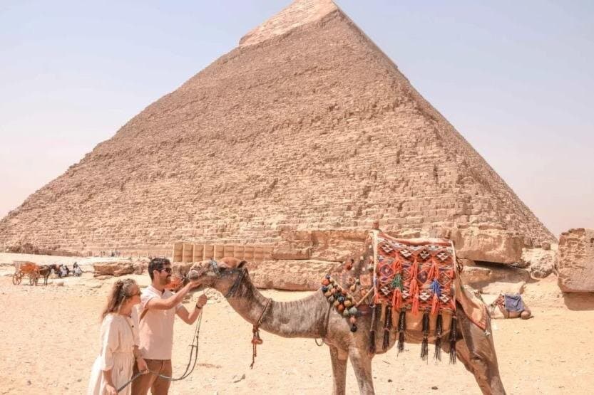 Day Tour to Giza Pyramids, Sakkara Monuments and Serapeum