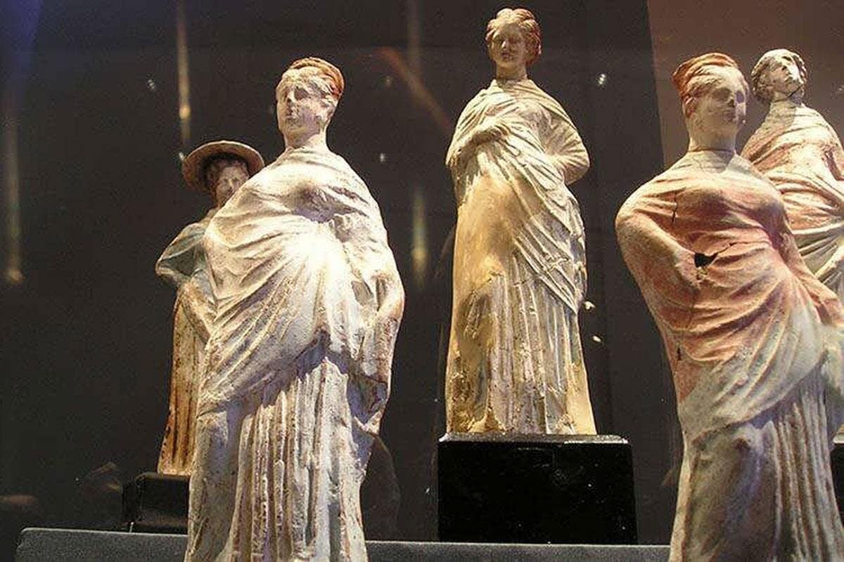 Private Day Tour National Museum & Roman Theater & Catacomb In Alexandria