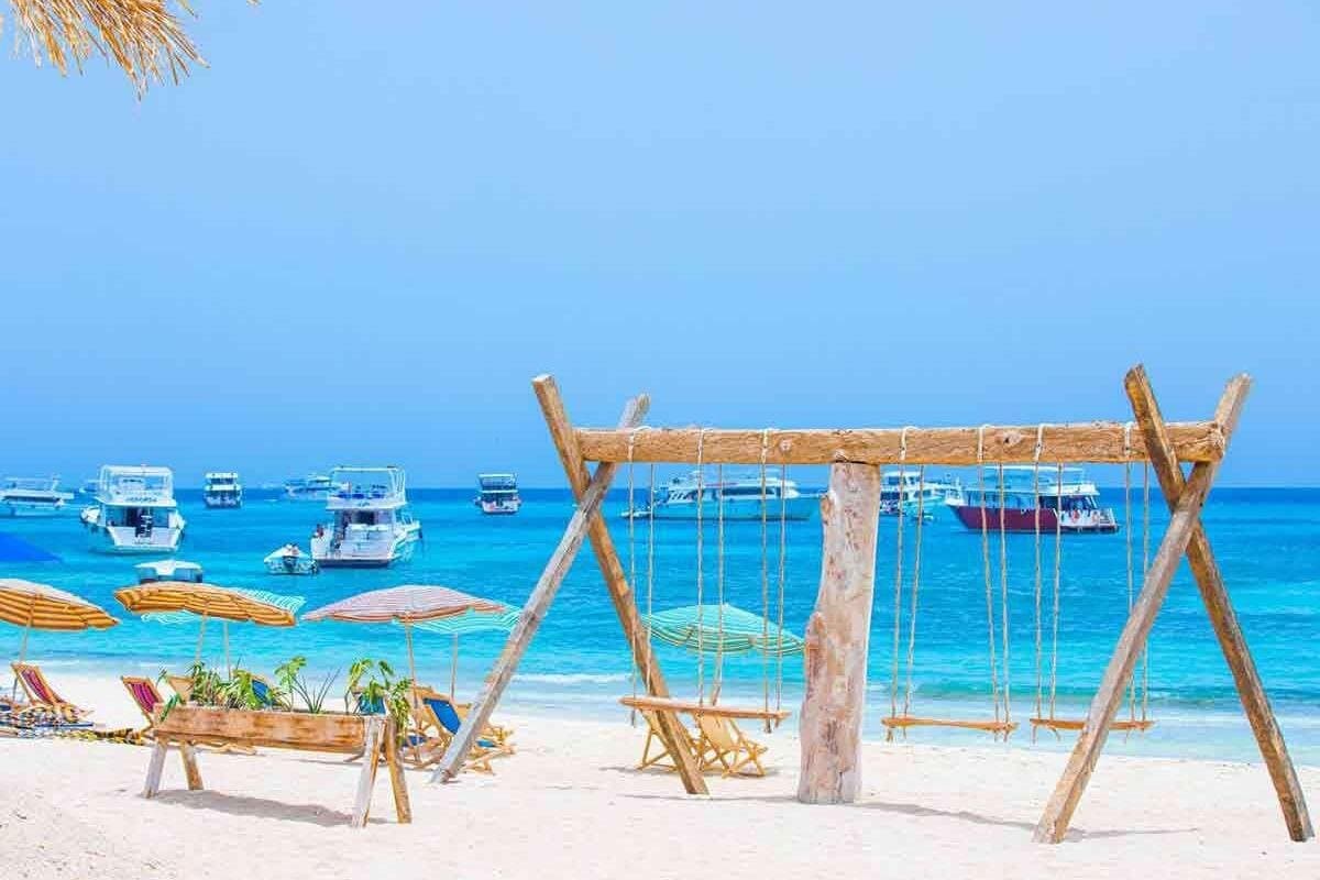 Giftun Island Snorkeling from Hurghada with Lunch and Watersports