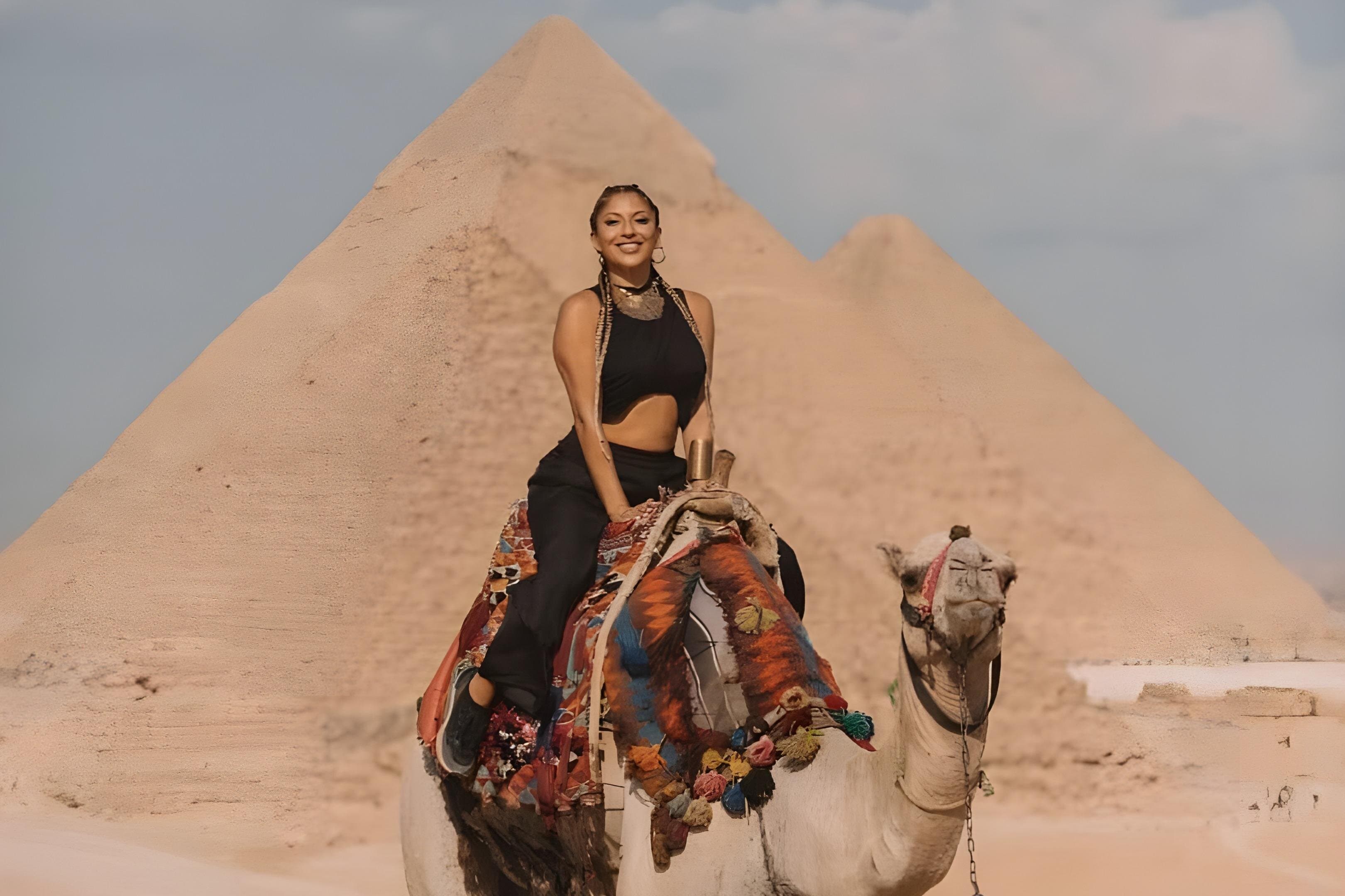 Half Day Tour Giza Pyramids and Sphinx with Private Tour Guide