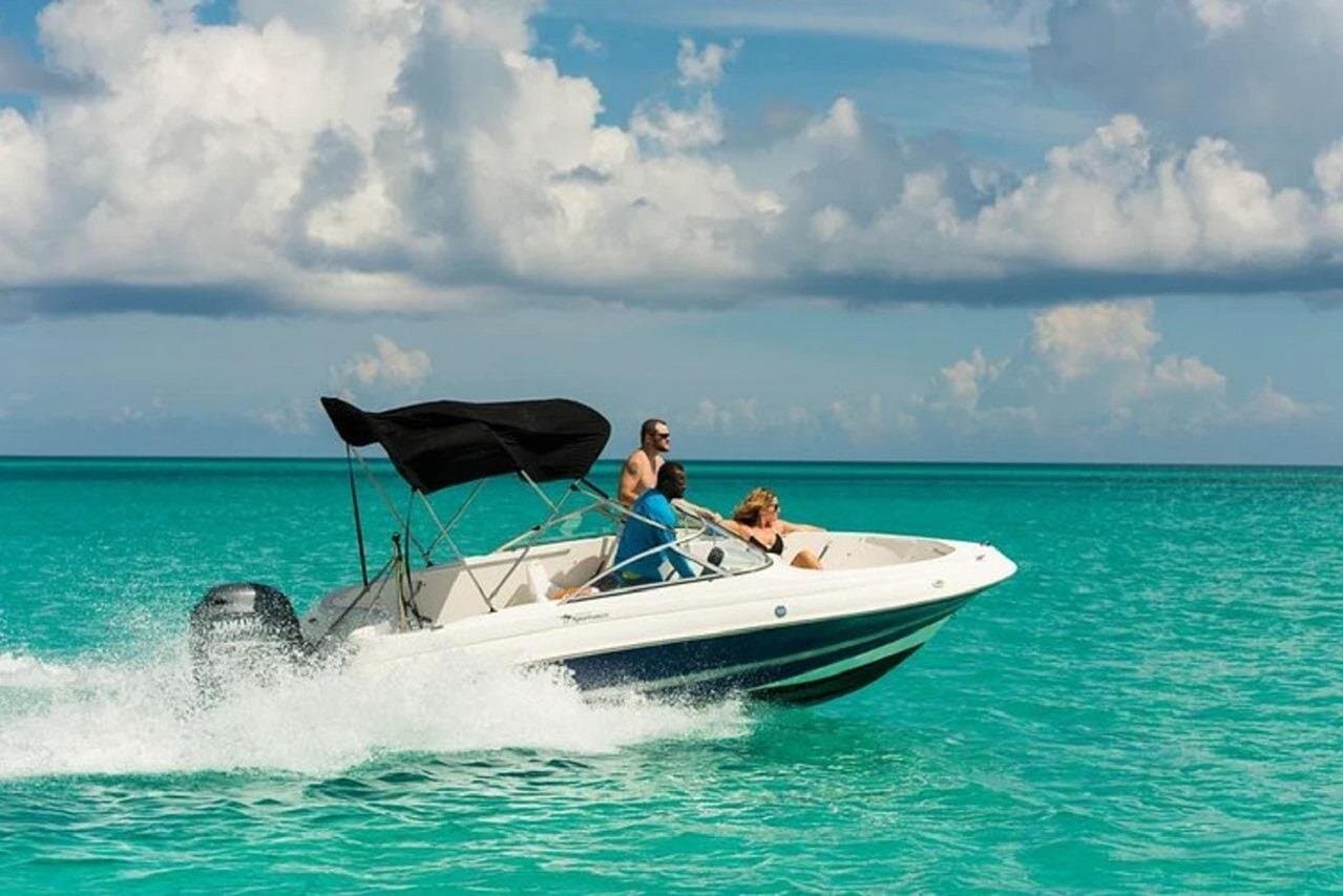 1 Hour Private Speedboat and Parasailing Adventure–Sharm ElSheikh