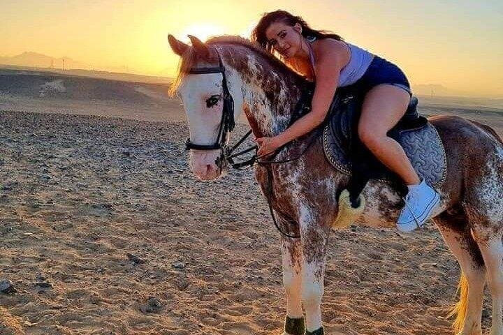 2-Hours Horse Ride Through the Desert – Sharm El Sheikh