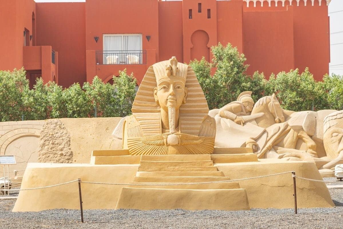 Sand City Tour with Tickets and Private Transfer from Hurghada