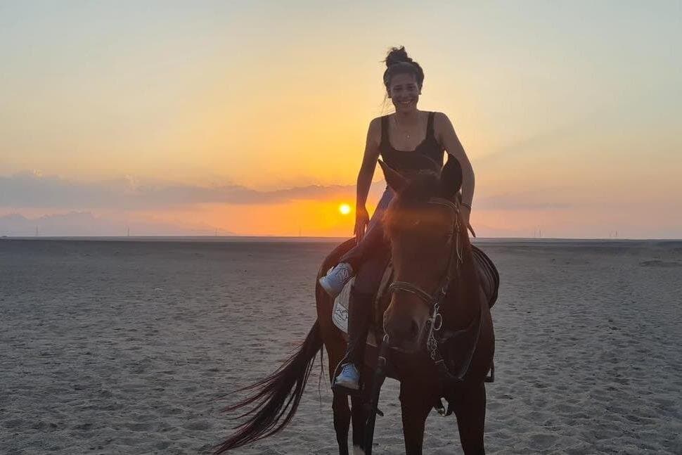 2-Hour Horse Ride, Bedouin Dinner & Egyptian Show - Sharm Sheikh