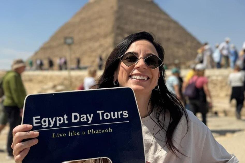 Alexandria to Pyramids & GEM Shared Day Trip with Egyptologist