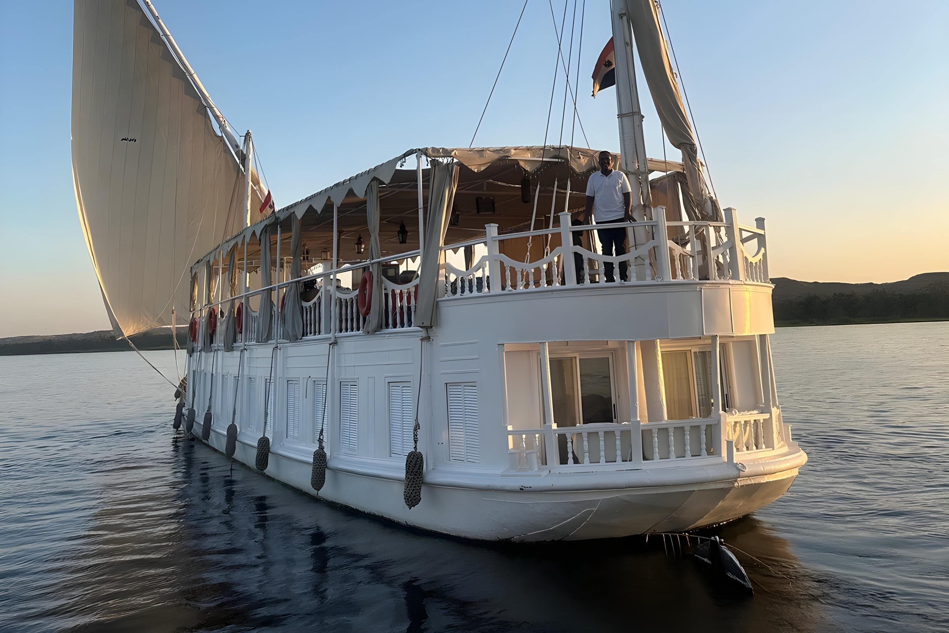 5-Night Luxury Dahabiya Nile Cruise from Luxor to Aswan