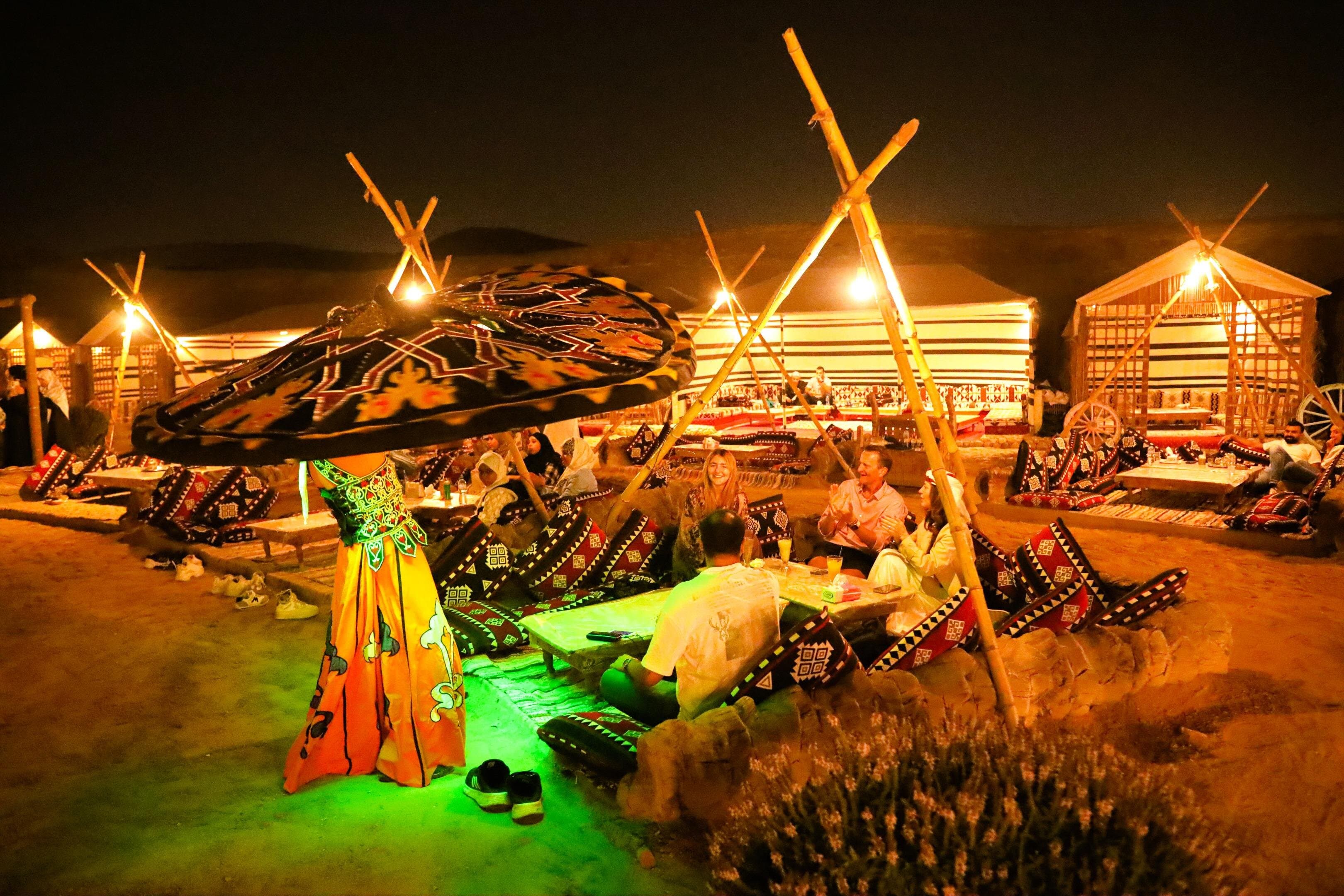 Cairo VIP Night in Giza: Bedouin Dinner, Live Show & Photographer