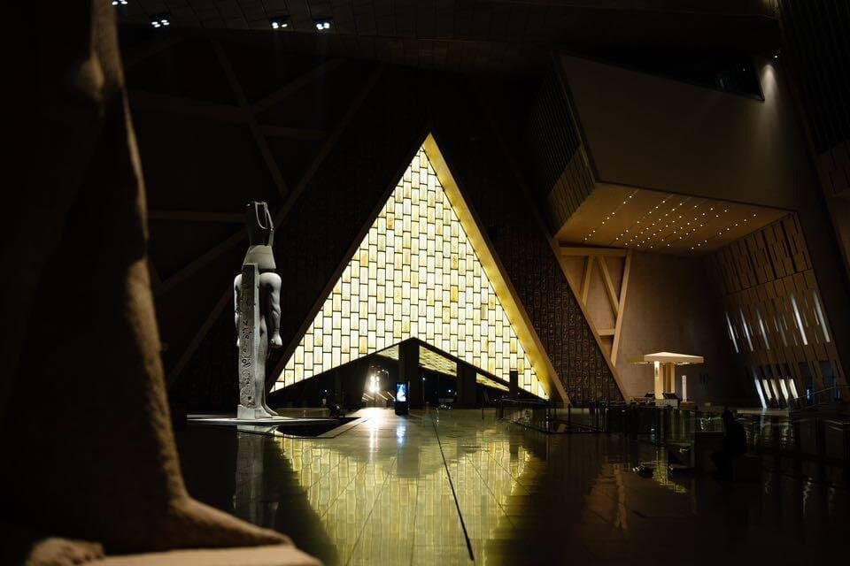 The Big Museum in 4 Hours with Guided Tickets and Transfer