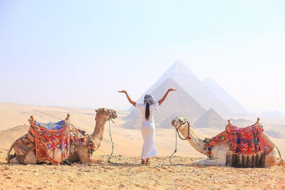 Giza Pyramids VIP Discovery & Lunch