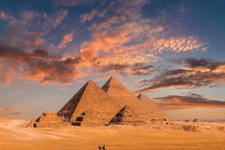 Full-Day Cairo Tour from Hurghada: Pyramids, Sphinx & Museum