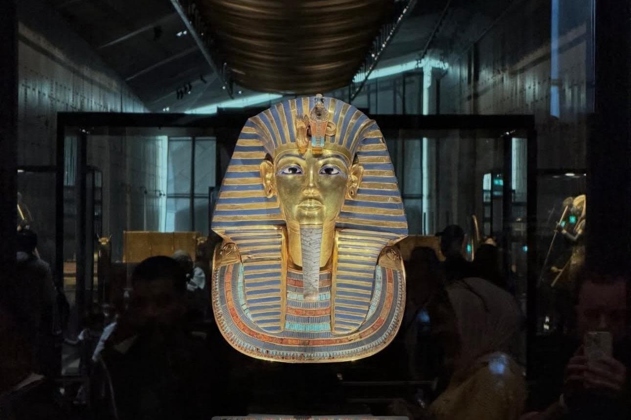 Private VIP Tour: Giza Pyramids & Grand Egyptian Museum