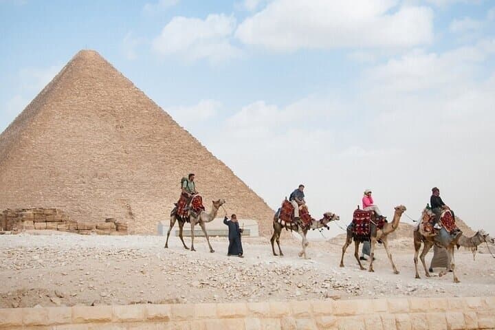 Half Day Giza Pyramid and Great Sphinx with Private Tour Guide