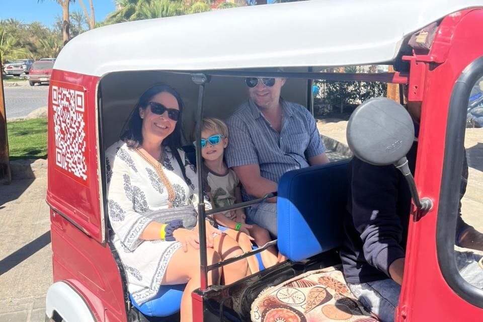 Hurghada: El Gouna city Tour with Boat & Tuk-Tuk in private