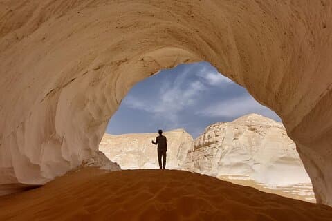 Overnight White Desert Safari from Cairo Black Desert and Camping