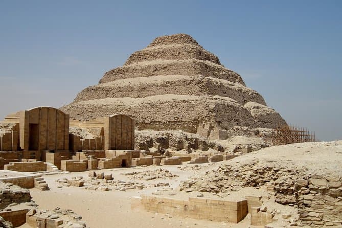 Private day tour to Sakkara and Egyptian museum