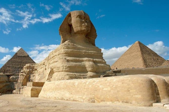 Full-Day Tour to Giza Pyramids, Sphinx, the GEM. museum & Lunch