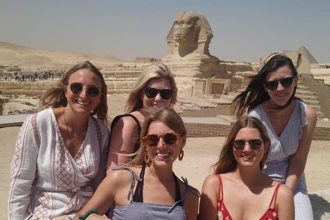 Private Day tour to Giza pyramids and Sphinx