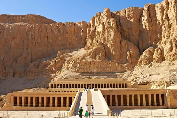 نصف يوم في الضفة الغربية للأقصر: وادي الملوك وحتشبسوت وممنون