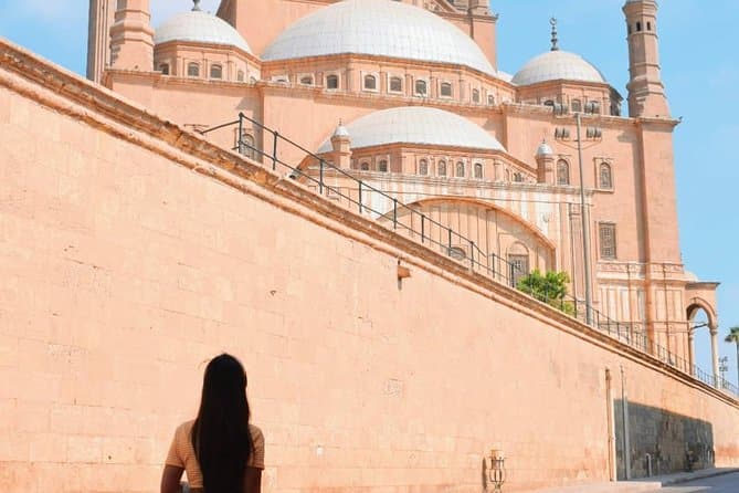 From Hurghada: Visit Cairo, Pyramids, and Museum by Flight