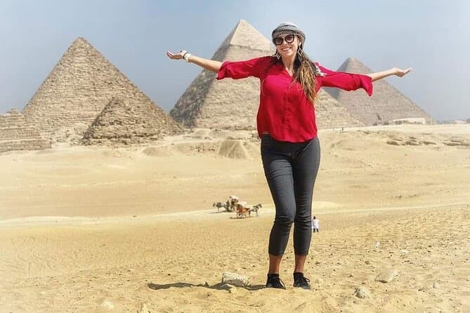 Cairo Combo Tour to Giza Pyramids, Sphinx, Egyptian Museum & Coptic Cairo+ Lunch