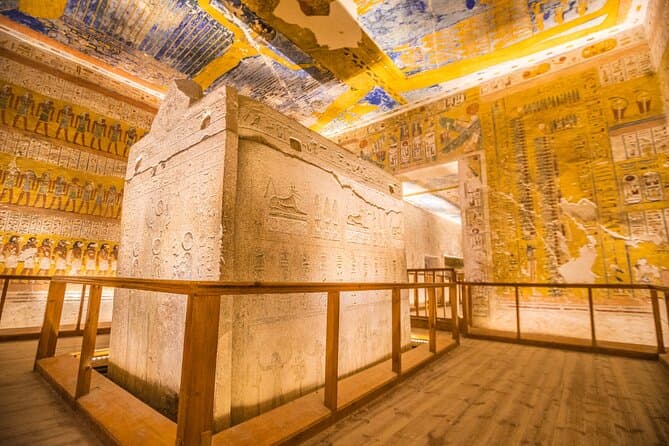 Private Guided Tour to Valley of the Kings