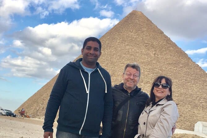Day Tour to Giza Pyramids & Grand Egyptian Museum and Sakkara