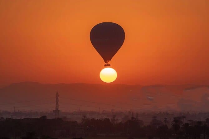 Luxe ballonvaart bij zonsopkomst in Luxor met ophaalservice bij je hotel