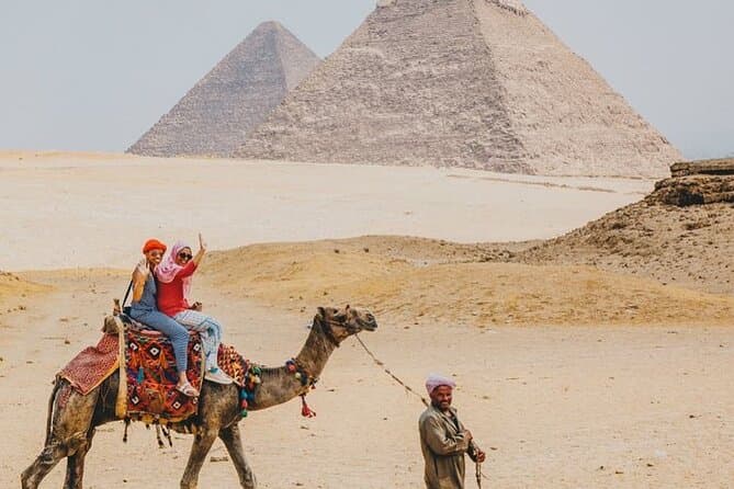 Private Half-Day Tour in Giza Pyramids with Camel Ride