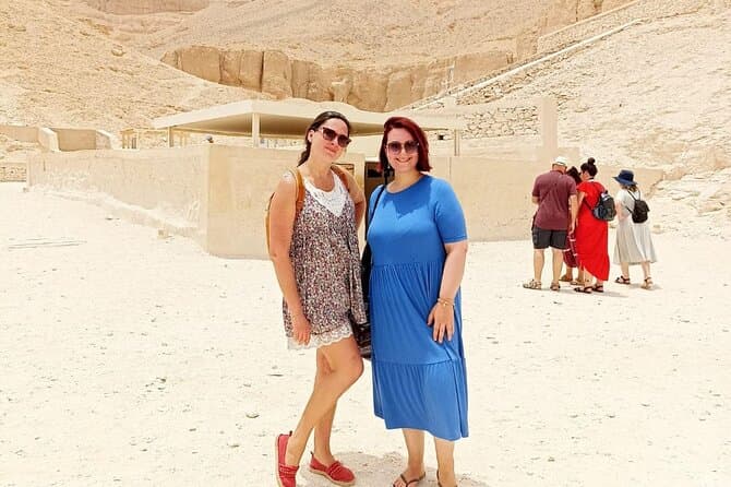 Private Tour East and West bank from Hurghada hotel with expert guide