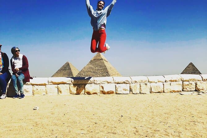 Privat tour: Pyramids and Sphinx , Saqqara ,memphise with Lunch
