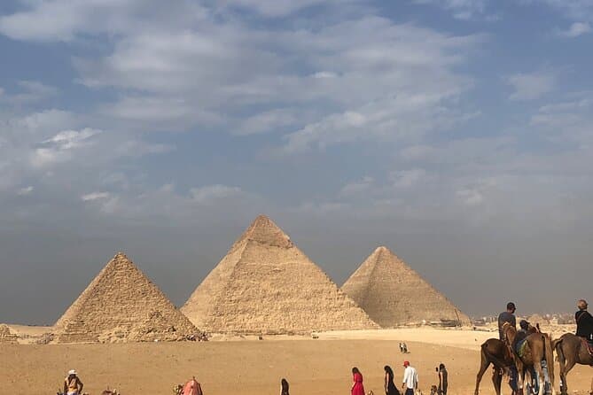 جولة خاصة ليوم كامل: أهرامات الجيزة ومنف وأهرامات سقارة